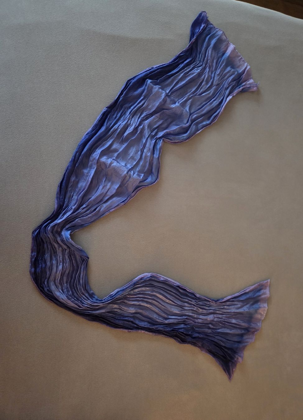 Foulard & Sciarpe: Blau-violett-lila Schal oder Halstuch – Nuovo (secondo la descrizione) da Rickenbach-Sulz venduto da Bacardibabe