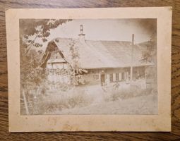 unbek. Bauernhaus, zwei Personen, wo und wer?