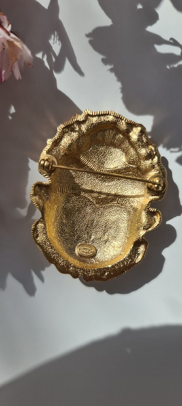 Chanel Spille & Fermagli: COLLECTORS PIECE SCARAB – Nuovo (secondo la descrizione) da Ostermundigen venduto da louisetcoco13 2