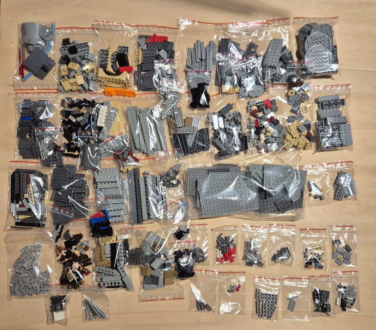 Lego Jouets: LEGO Set 75105 Millenium Falcon inkl. Minifiguren – D'occasion à Sargans par Gkohler0 2