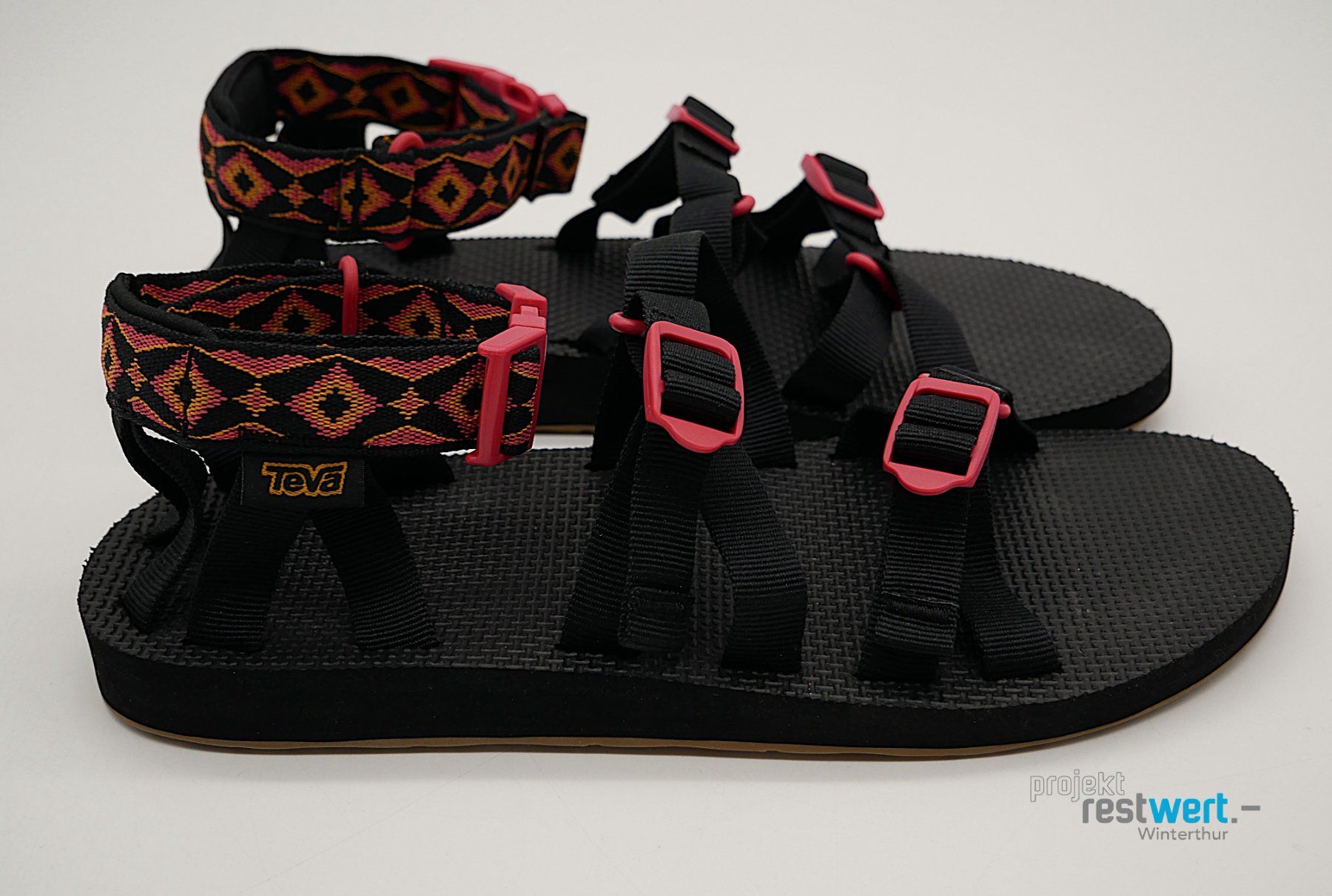 Teva Scarpe da uomo: TEVA Herren Sandalen (Gr. 40.5) – Nuovo (secondo la descrizione) da Winterthur venduto da Restwert_Winterthur 2