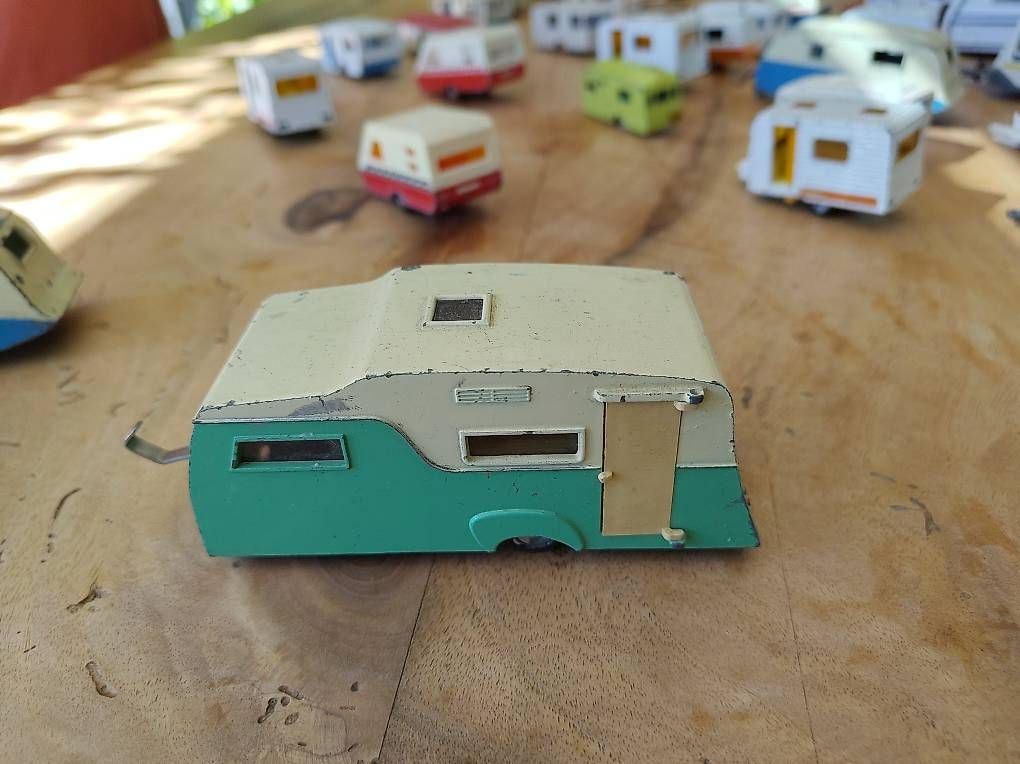 Kit di modellismo & Modellini statici: Modellwohnwagen – Usato da Sursee venduto da Buholz0 4