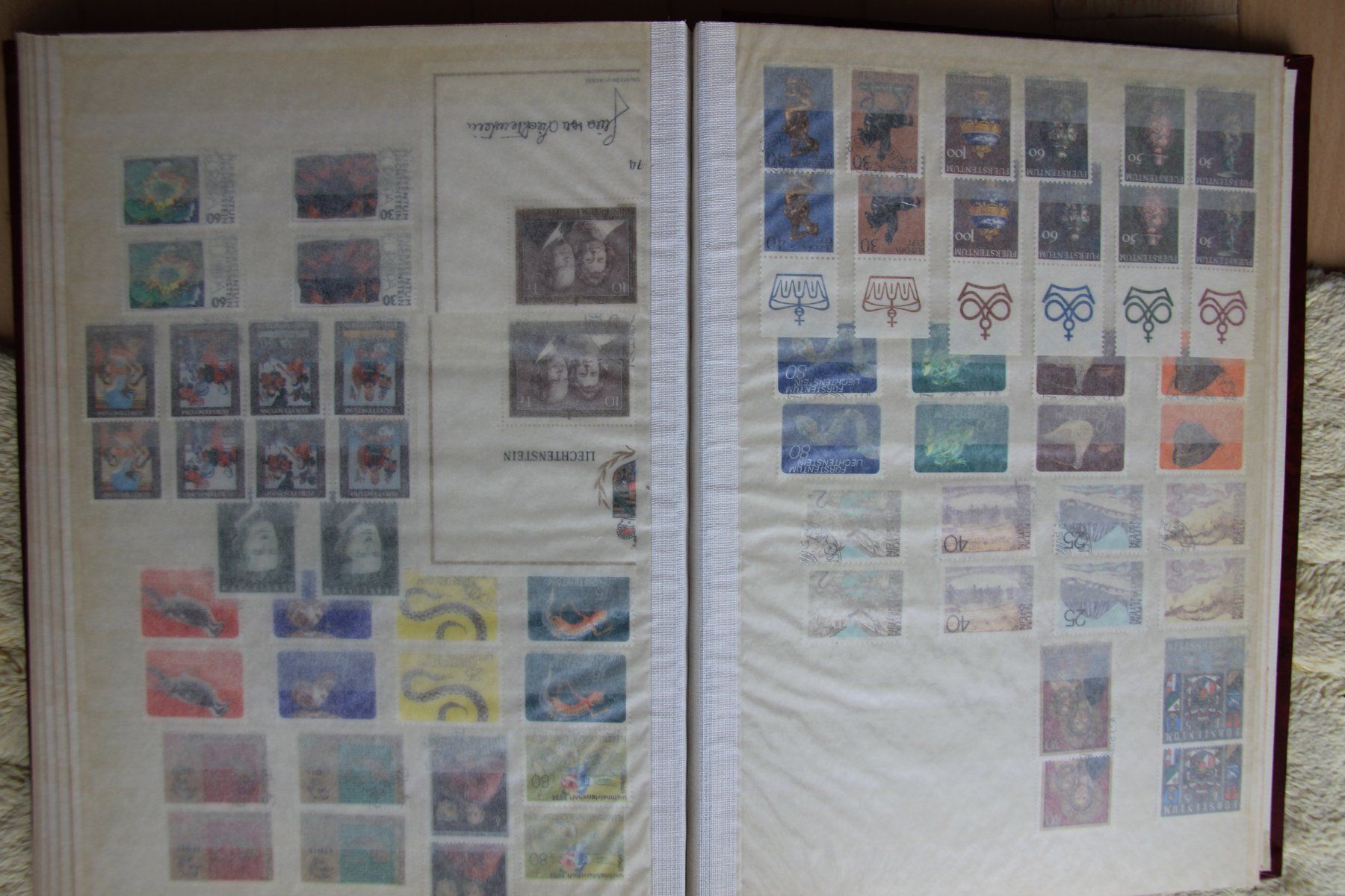 Alle Briefmarken: Sammlung Lichtenstein in rotem Album – Gebraucht aus Schlieren von Sternstunde2