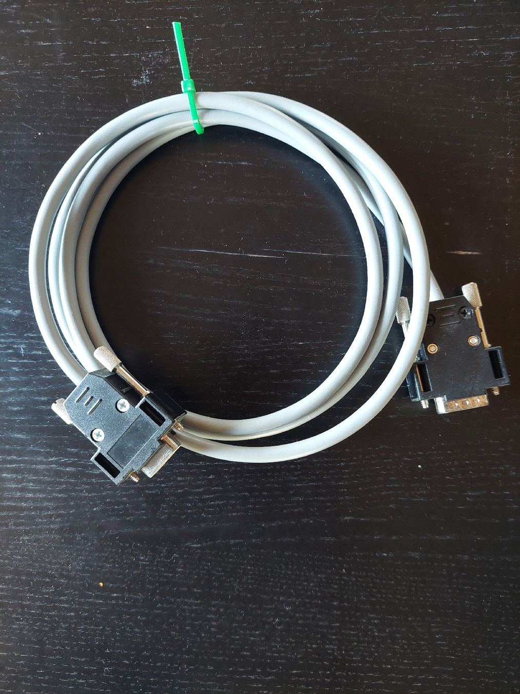 Cavi: D-Sub Kabel (9 polig). – Usato da Adelboden venduto da rol_4zgi 1