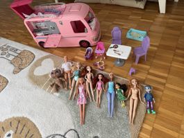 Barbies set