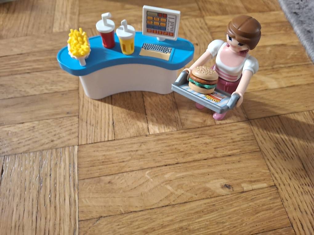 Giocattoli: Hamburger Stand Playmobil – Usato da Niederwangen BE venduto da bff_mbb2