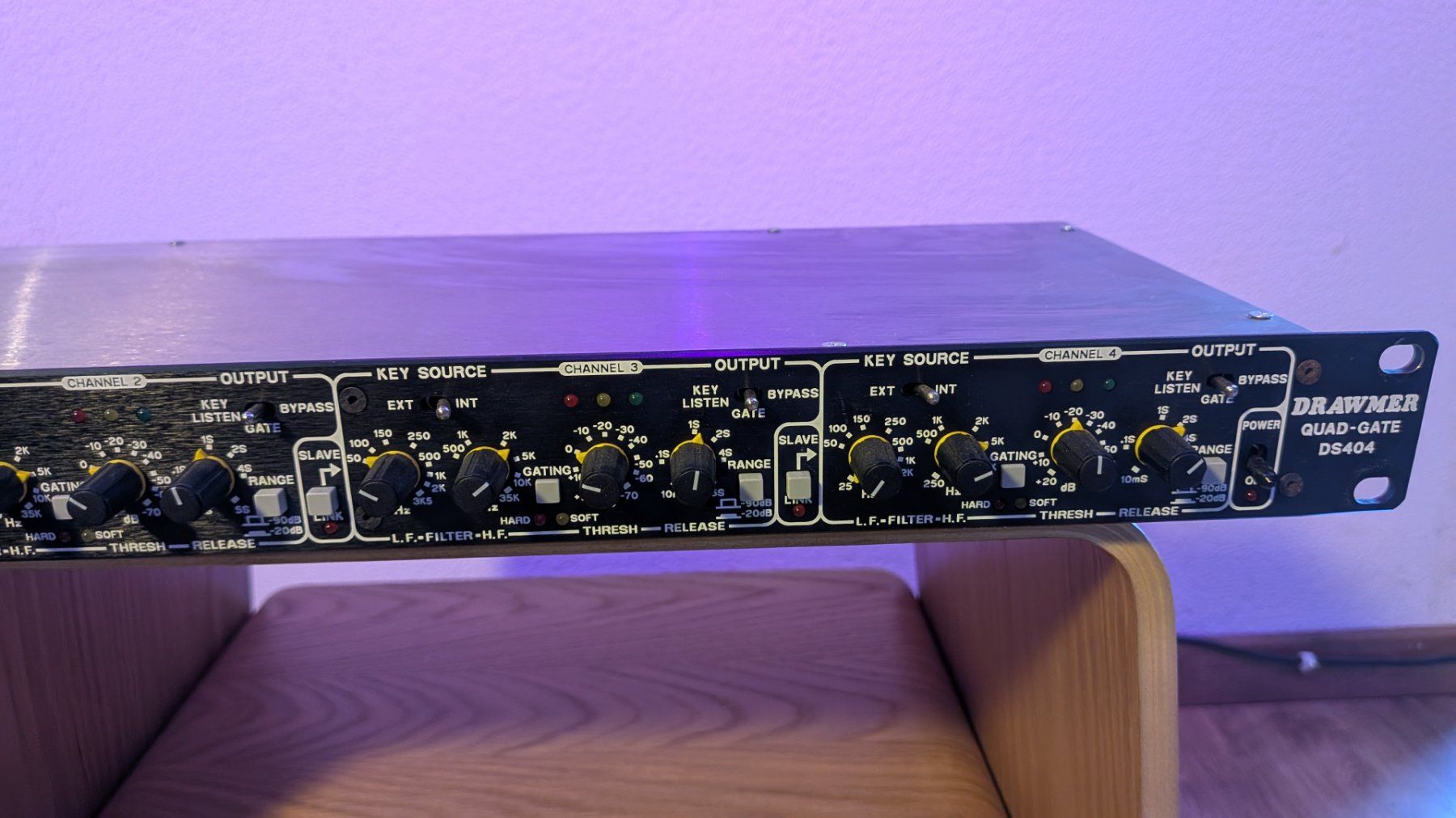 Equalizzatori: DRAWMER Quad-Gate DS404 – Usato da Siebnen venduto da Ironcobra8 2