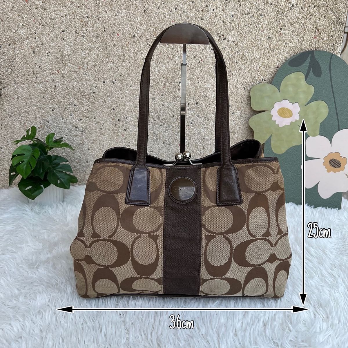 Coach Borse da donna: Handtasche Coach Monogram braun Leder Stoff 36x25cm – Usato da Eggenwil venduto da CNSRVINTAGE 6