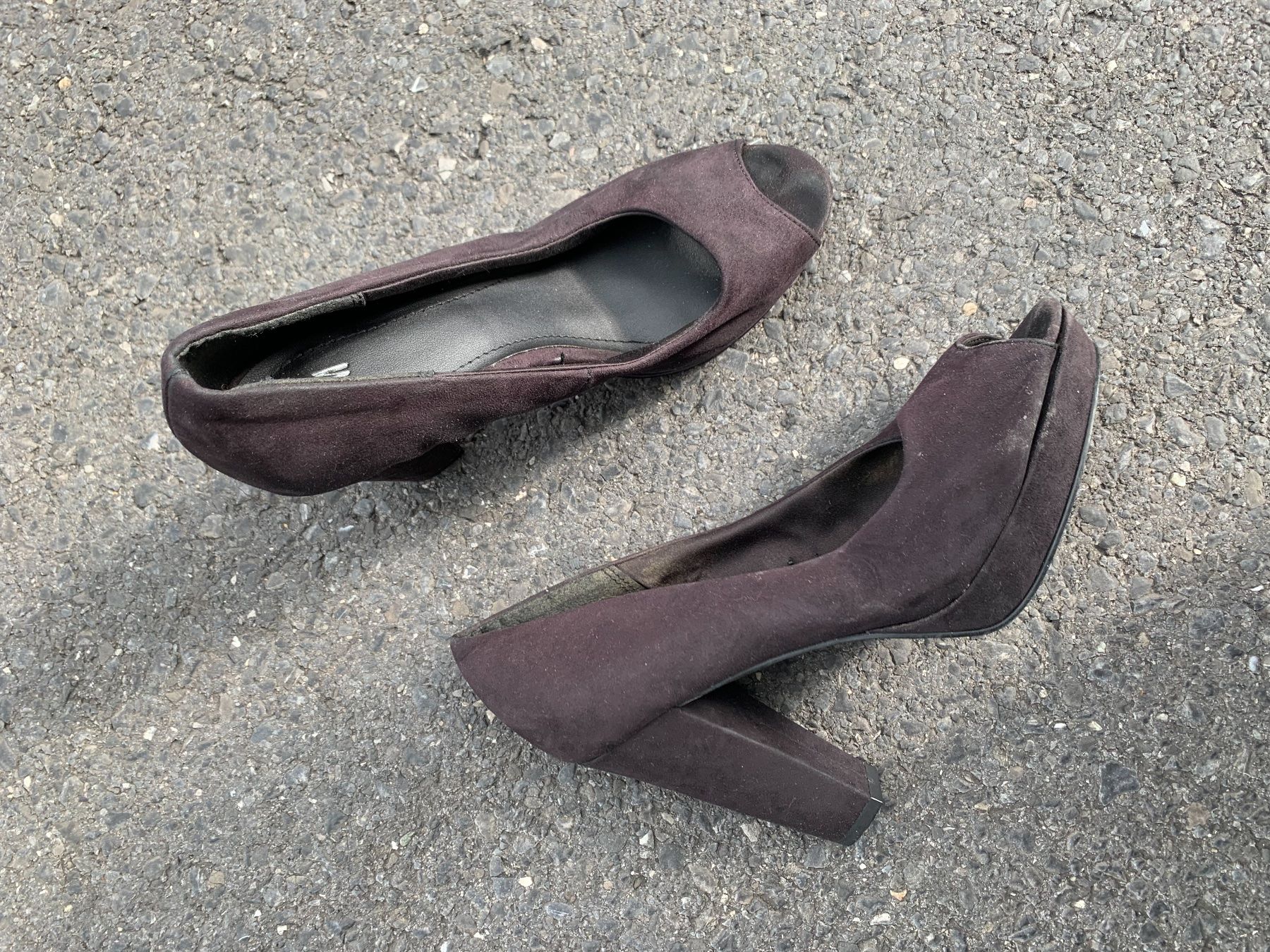 H&M Scarpe da donna: Talons en daim, bout ouvert – Usato da Montreux venduto da iizaa811