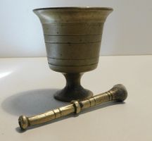 Mörser kleiner antiker massiver messing/Bronze Mörser  kling