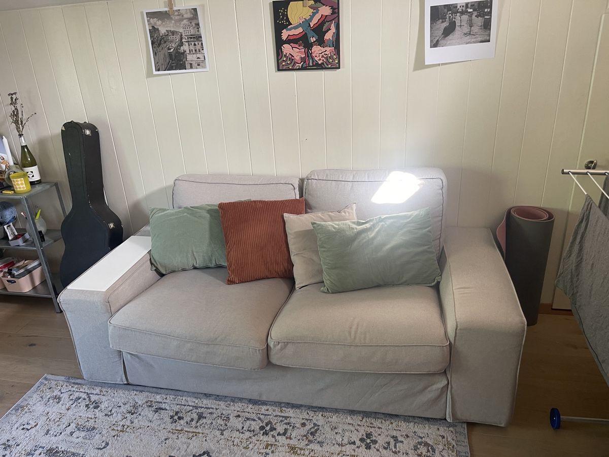 Divani: Gemütliches 2er Sofa in hellem Grau – Usato da Chur venduto da mitch_mitch 1
