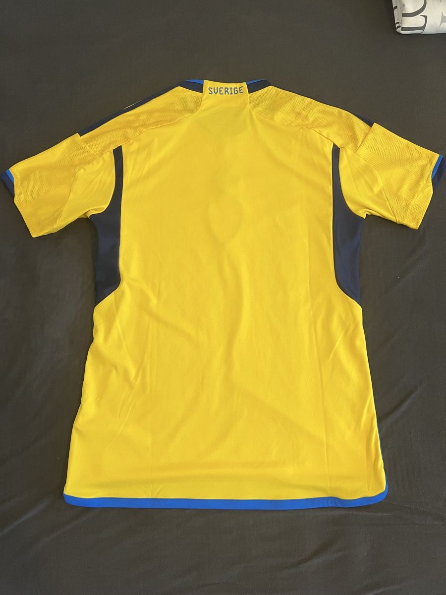 Adidas Canottiere & Pantaloni: Schweden Trikot / M – Usato da Hirschthal venduto da Stego1994 1