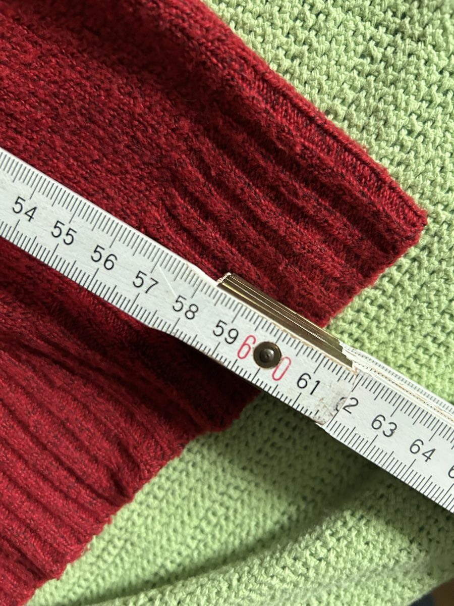 Pullover & Sweatshirts: Vero Moda Pullover rot V-Ausschnitt Grösse XL – Gebraucht aus Rüti ZH von Masken 1