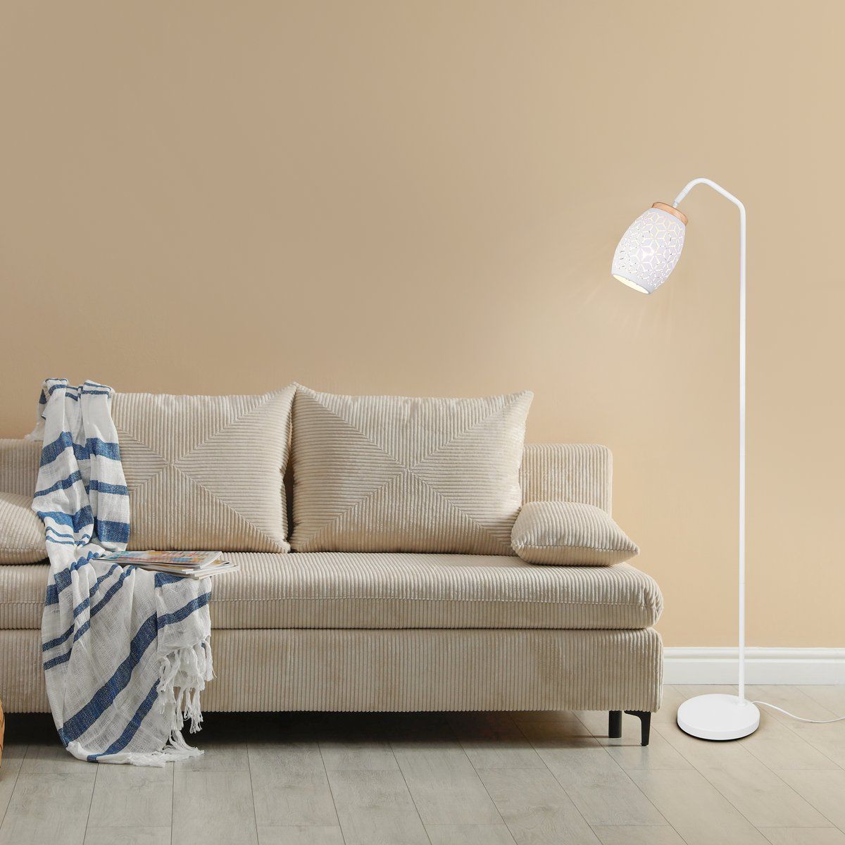 Lampade: Stehleuchte, Fussschalter, 147 cm Höhe – Nuovo (secondo la descrizione) da Kreuzlingen venduto da Smart-Light 1
