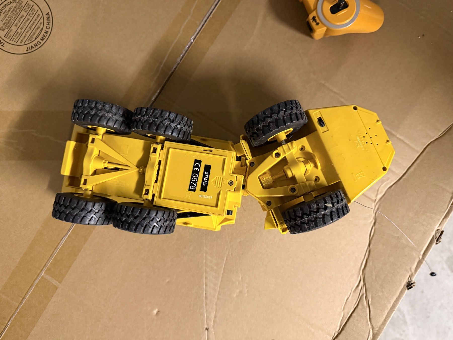 Volvo Camions-bennes: Bruder Volvo Dumper – D'occasion à Richterswil par Radious 2