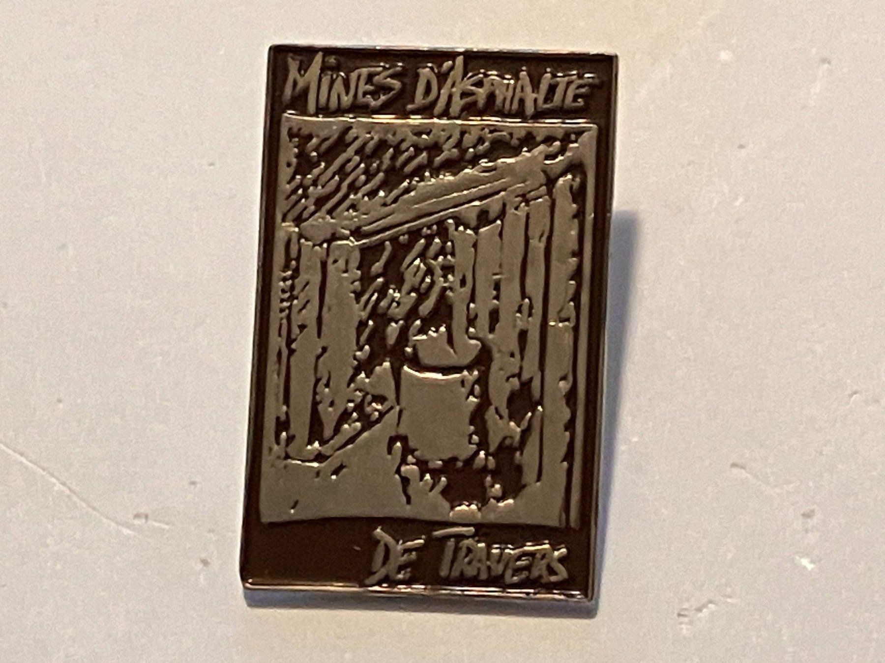 Plaketten & Abzeichen: 1 Pin Mines D'Asphalte de Travers – Gebraucht aus Basel von djwwpp