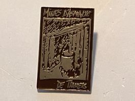 1 Pin Mines D'Asphalte de Travers