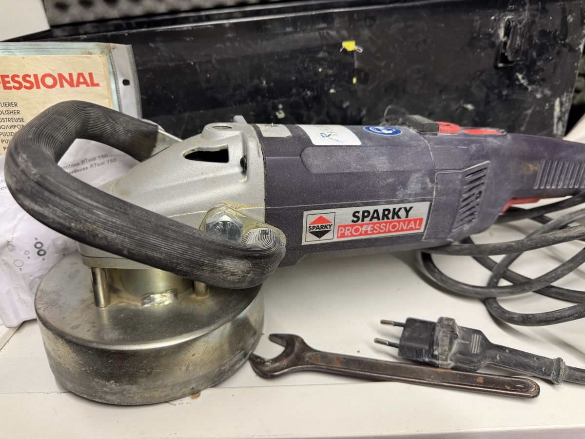 Smerigliatrici & Lucidatrici: Bouchardeuse Sparky RTool 150 2.0kW – Usato da Brügg BE venduto da Goob 1