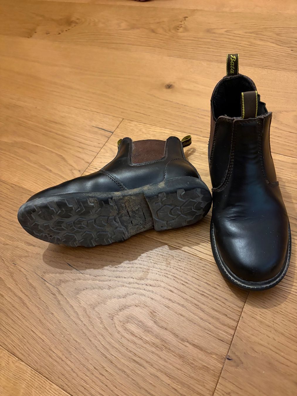 Schuhe für Jungen: Leder Stiefel Grösse 33 – Gebraucht aus Kleinlützel von Tamaralinders 2