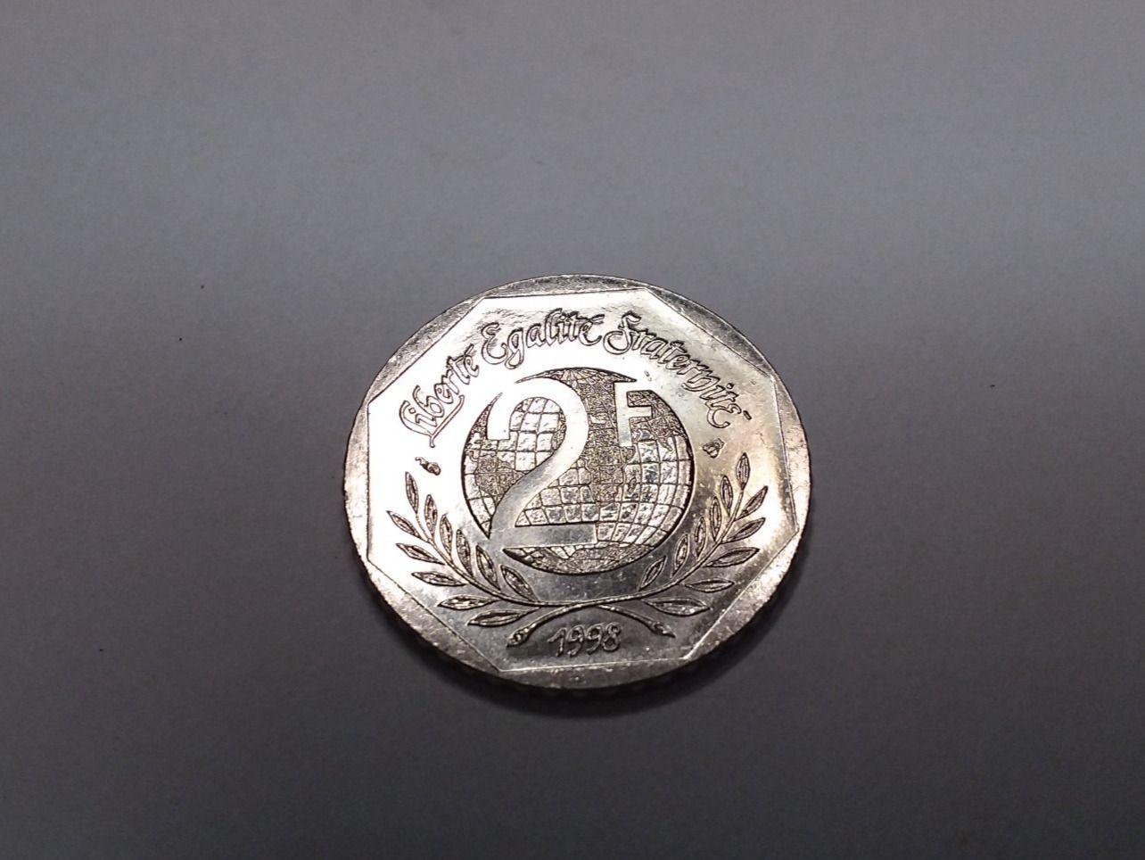 Tutti le monete: 2 Francs René Cassin – Usato da Neuchâtel venduto da pasprie