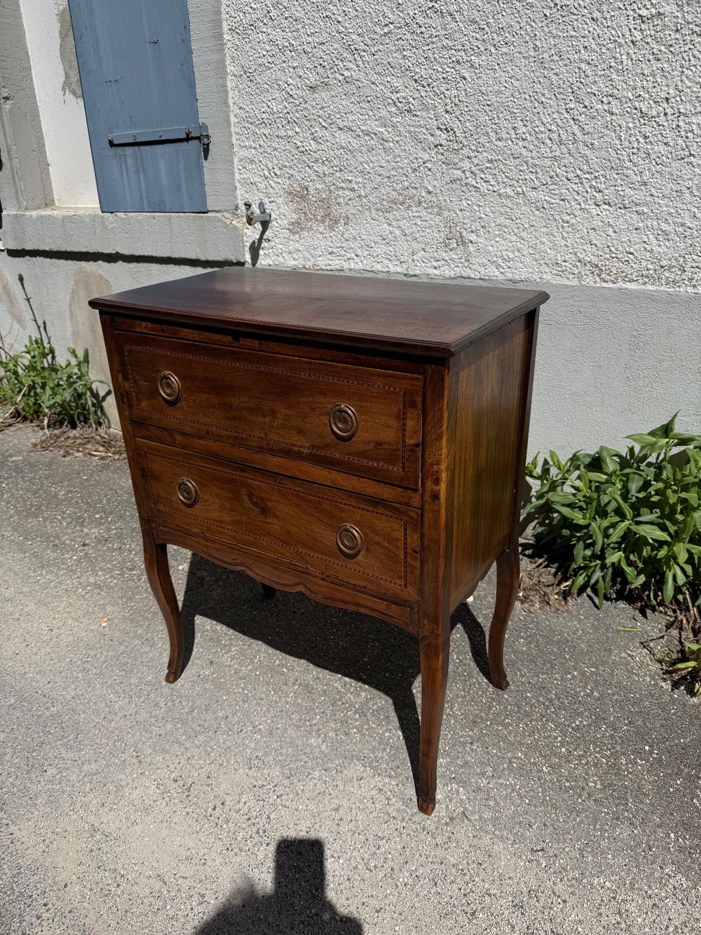 Cassettiere: kleine Kommode Nussbaum Louis XV – Usato da Bretzwil venduto da neuguinea 5