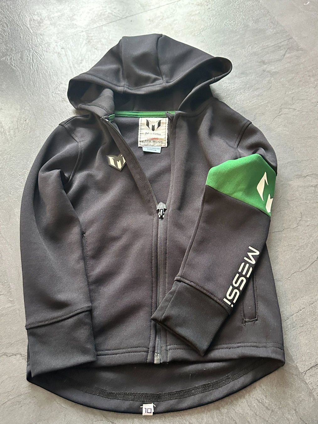 Giacche & Cappotti: Vingino Messi-Sweat-Jacke Gr 110-116 – Usato da Schaanwald venduto da JasmineH03