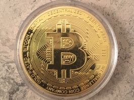 Bitcoin Münze goldenfarbig inkl. Hülle