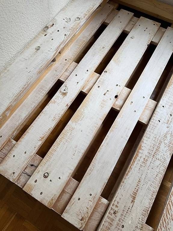 Pallets: 4 Palettes poncées et blanchies – Usato da Sion venduto da san_g_68 1