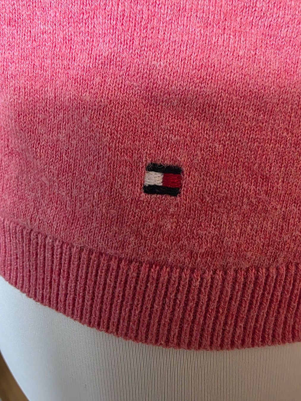 Tommy Hilfiger Maglioni & Felpe: TOMMY HILFIGER PULLI  GR.M – Usato da Altstätten SG venduto da Calendula-7 1