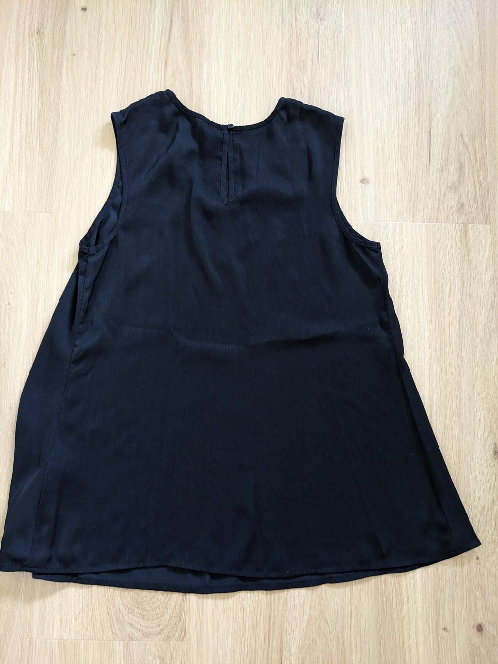 Guess Top: Guess Spitzentop XS – Usato da Lengnau AG venduto da Nathi88 1