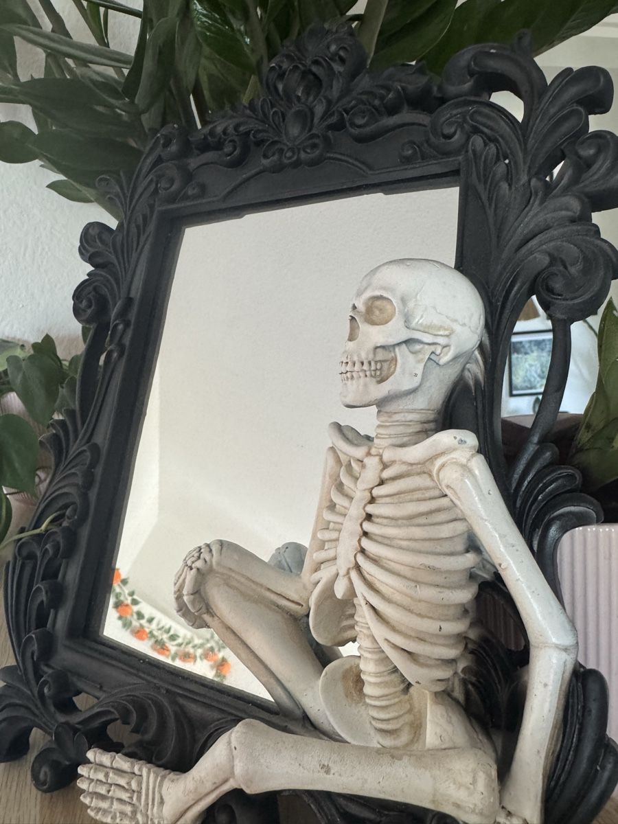 Miroirs: Gothic Spiegel mit Skelett – D'occasion à Rüti ZH par Mysticphoenix.mel 1