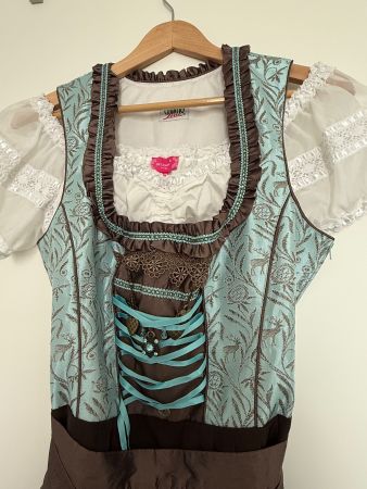 Schönes Dirndl aus Salzburg
