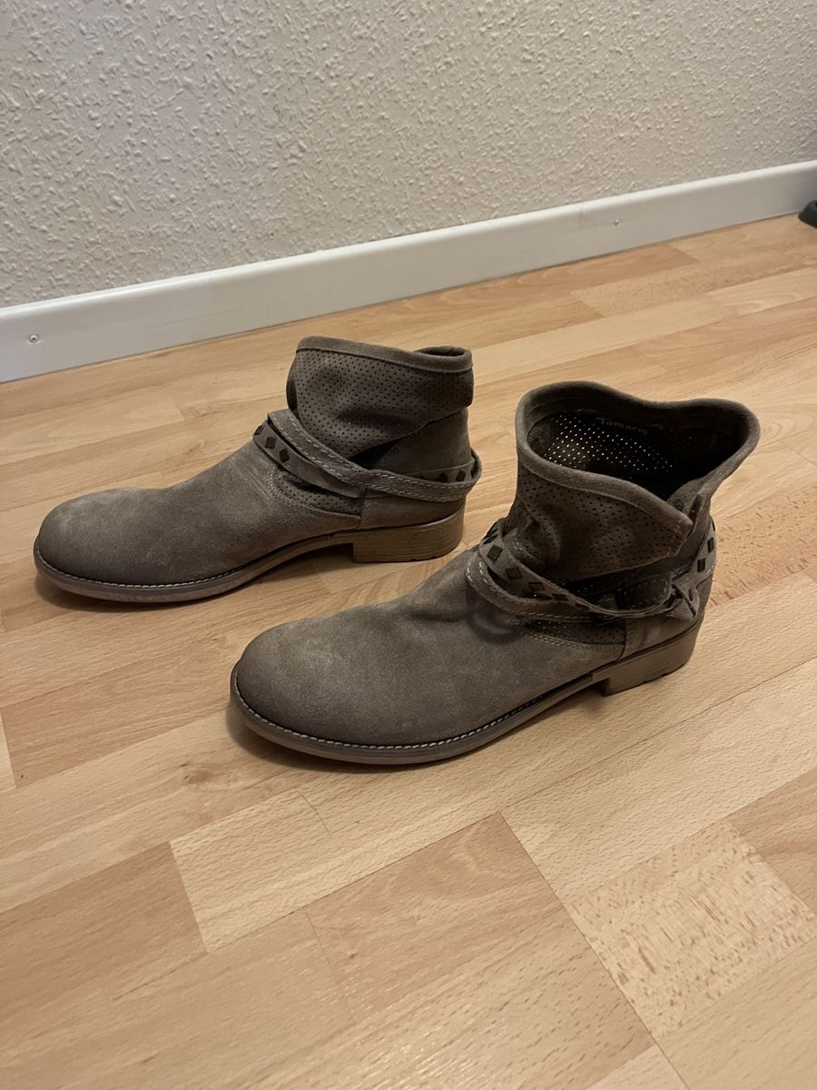 Scarpe da donna: Wildleder Stiefeletten Gr. 41 – Nuovo (secondo la descrizione) da Niederglatt ZH venduto da Hanni493 1