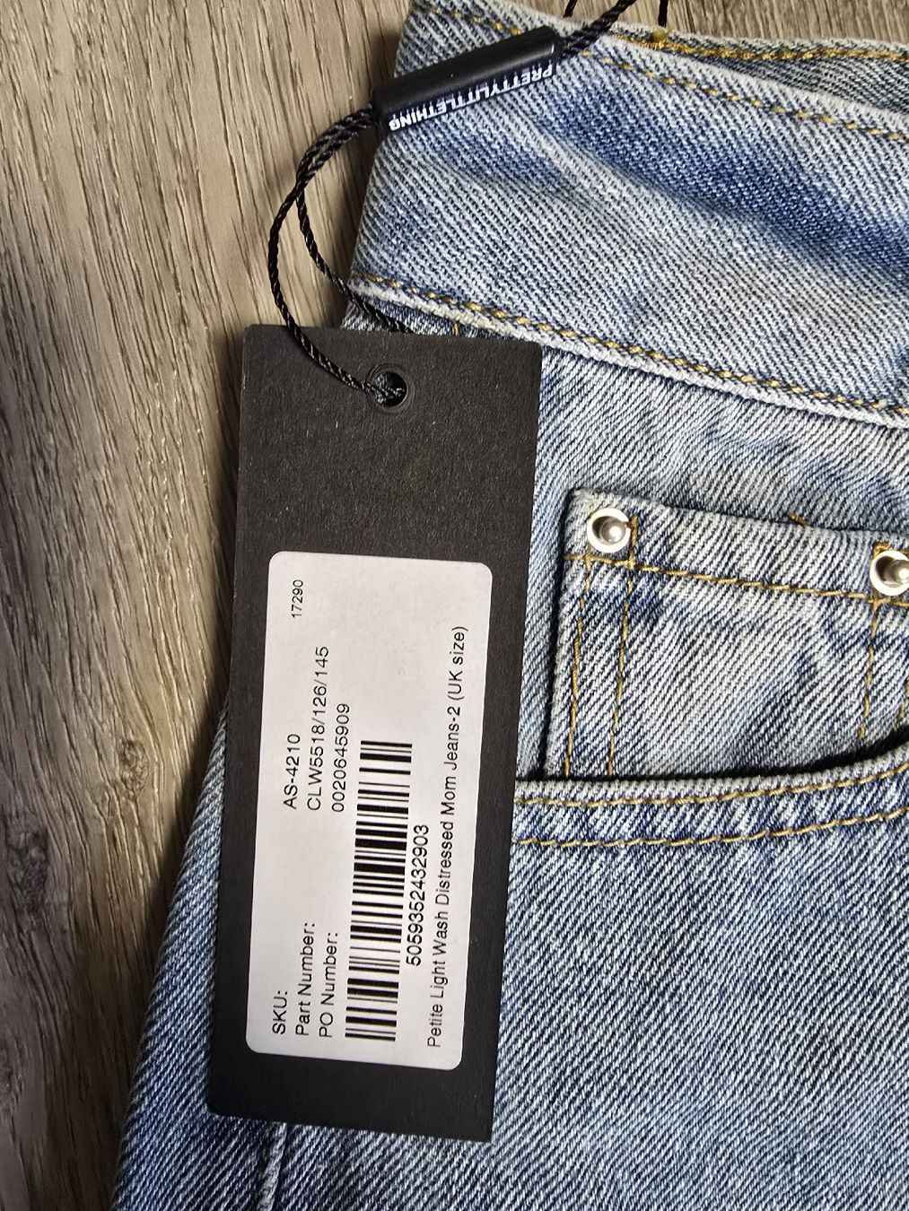 Jeans: PRETTYLITTLETHINGS Jeans Gr. 30 – Nuovo e nell'imballaggio originale da Schönengrund venduto da Lotusblume90 2