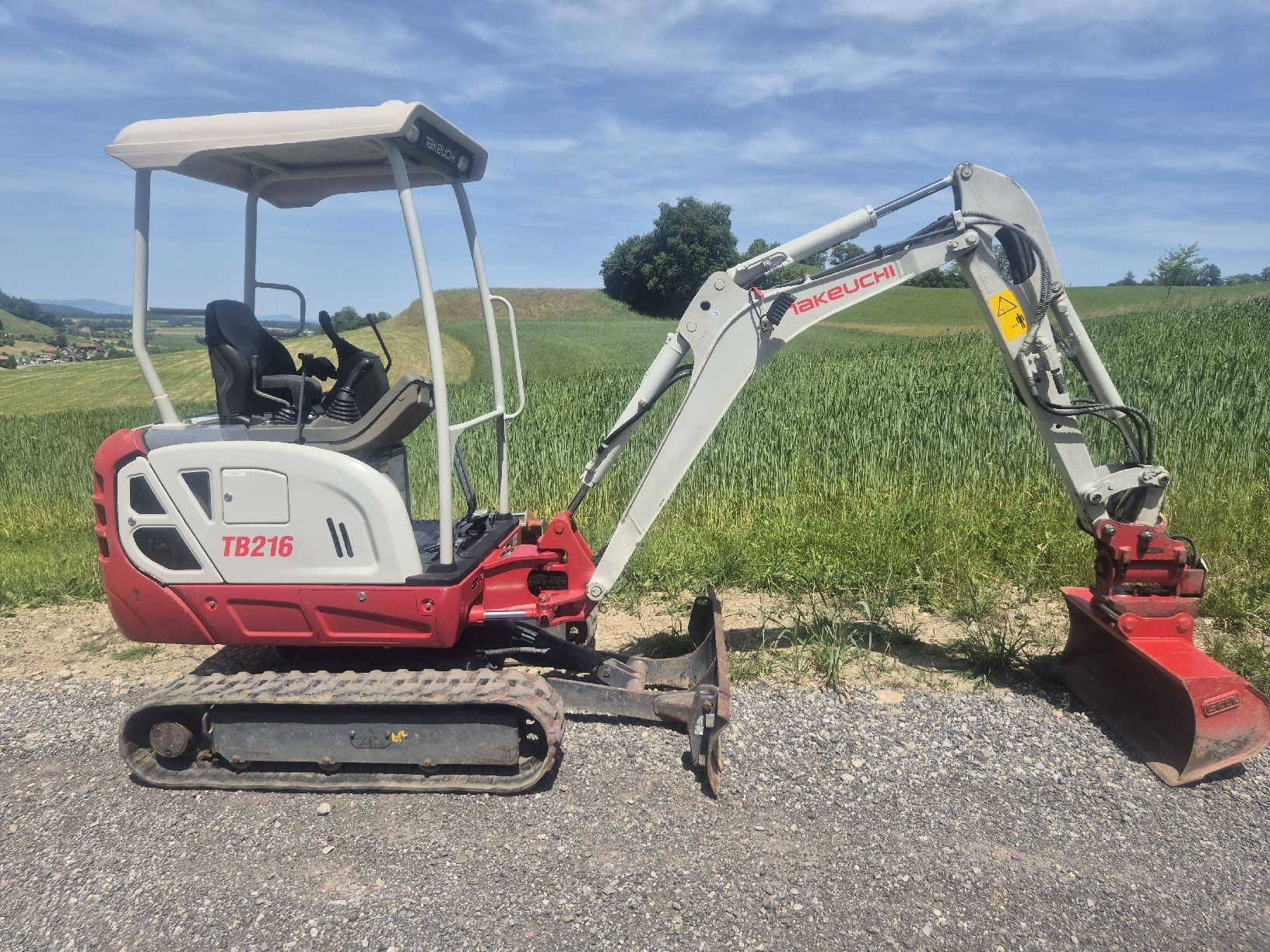 Takeuchi Excavateurs: Bagger Takeuchi TB 216 – D'occasion à Eriswil par Chrigu208 2