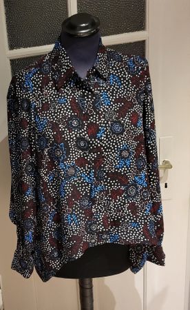 Elegante Bluse Gr. XS schwarz gemustert Blumenmuster