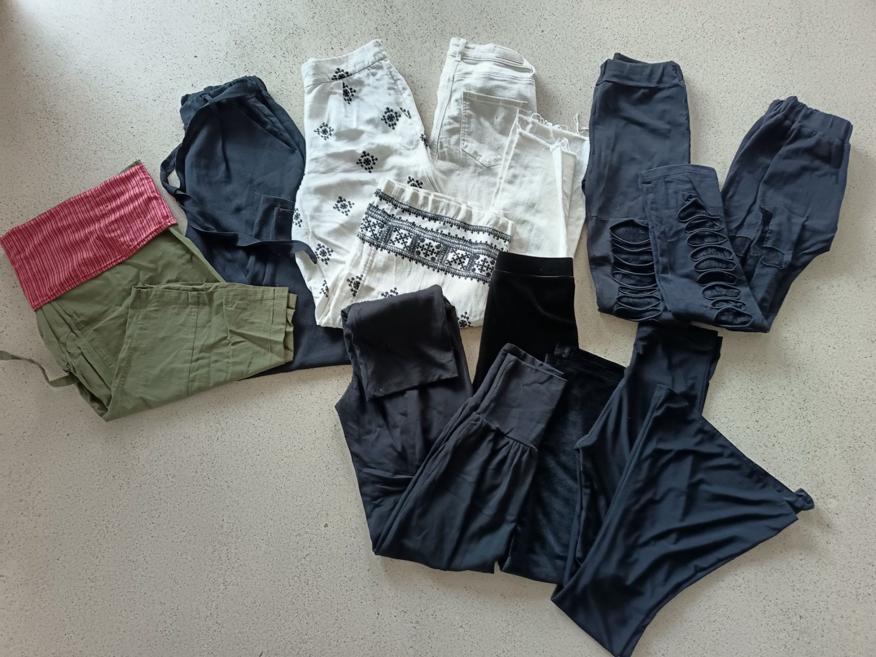 Lotti di vestiti: 65-teiliges Kleiderpaket XS & S – Usato da Altstätten SG venduto da Akitoichiro 3