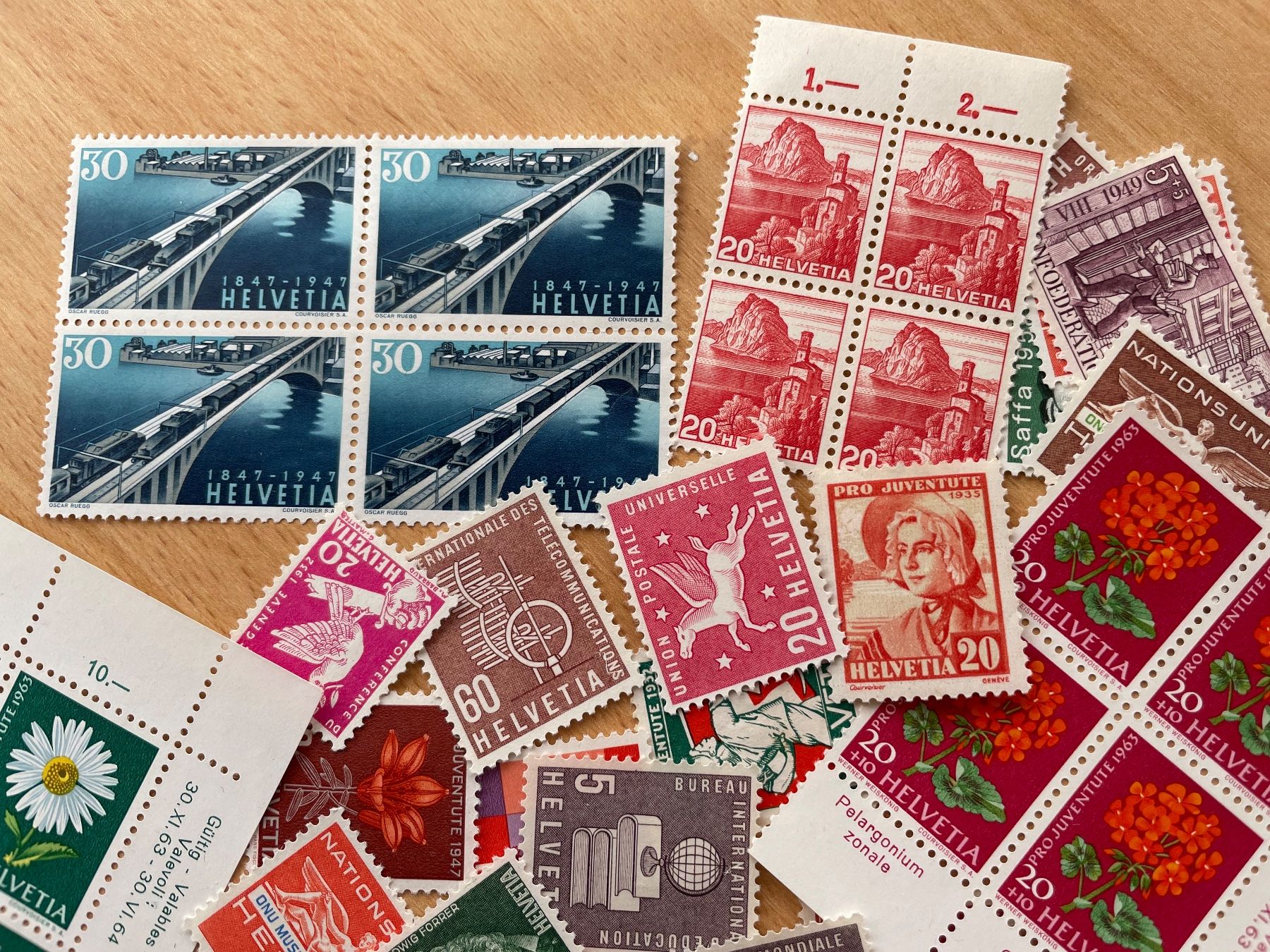 Tutti i francobolli: Timbres neufs** variés, – Usato da Sonceboz-Sombeval venduto da Comment2 7