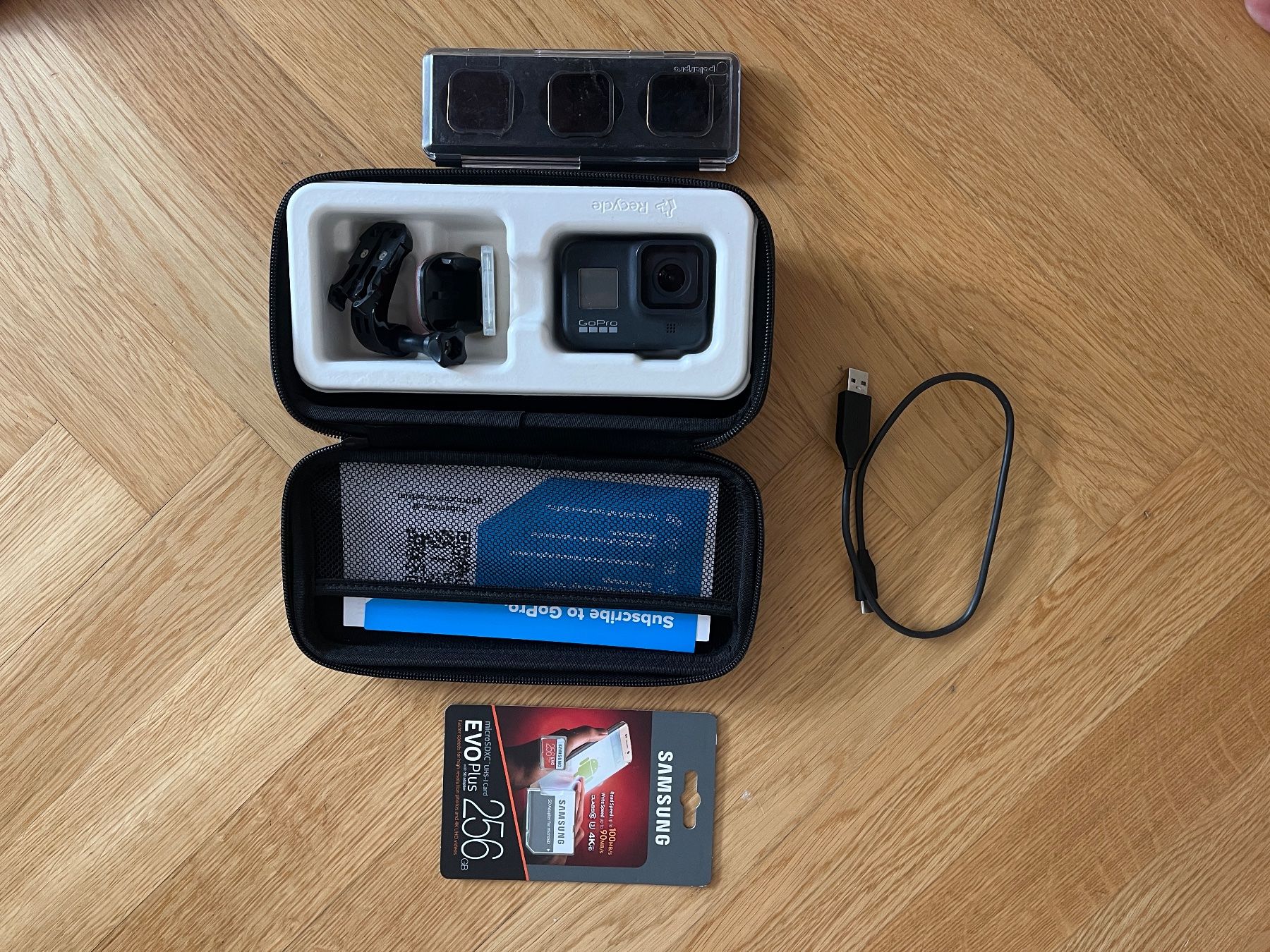 Gopro Action Cam: GoPro HERO 8 Black Set mit Zubehör – Usato da Zürich venduto da bretxo 1