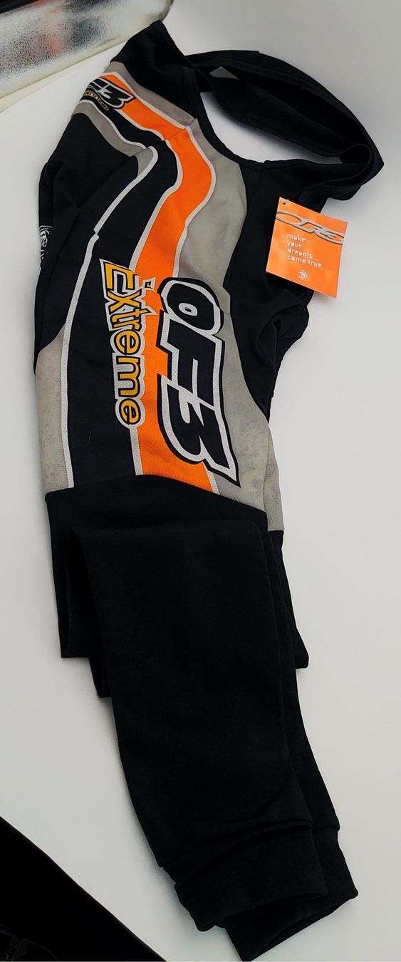 Completi: OF3 - Veloanzug mit Jacke und Hose – Nuovo e nell'imballaggio originale da Biel/Bienne venduto da TheShop4U 2