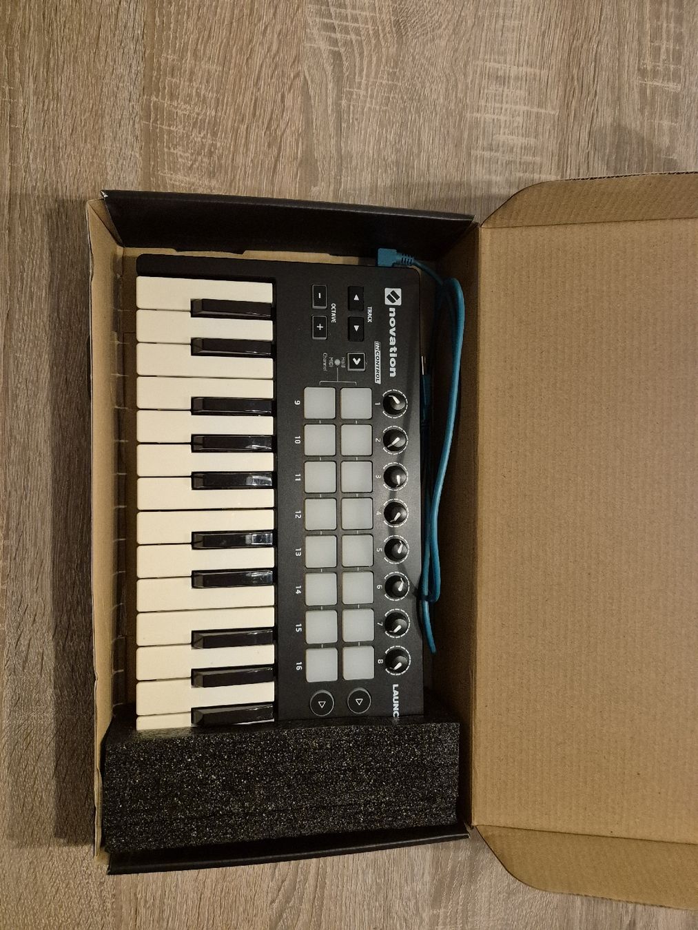 Novation Platines de mixage: Novation Launchkey Mini Mk2 – D'occasion à Sursee par wmbcar 1