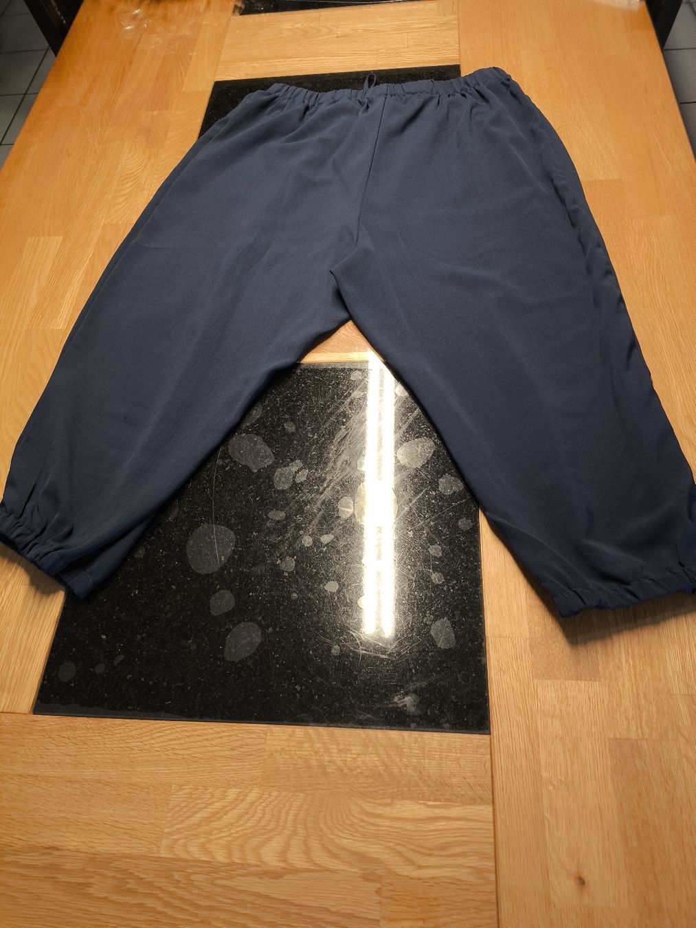 Shein Pantaloni: 3/4 Sommerhose Gr.0XL / Gr.46 – Usato da Burgdorf venduto da Ropajesi 3
