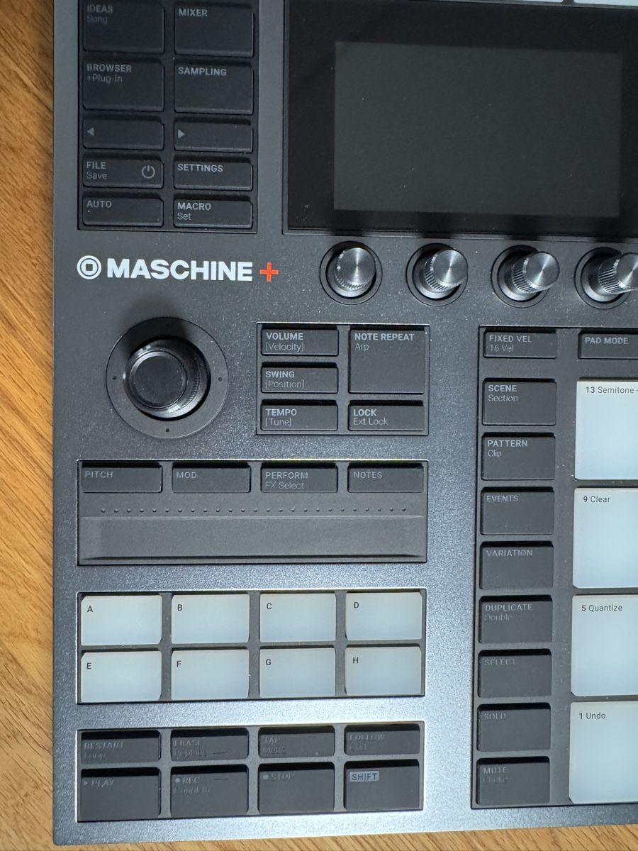 Native Instruments Mischpulte: Native Instruments Maschine Plus avec étui Magma – Gebraucht aus Biel/Bienne von gio_l5vq 1