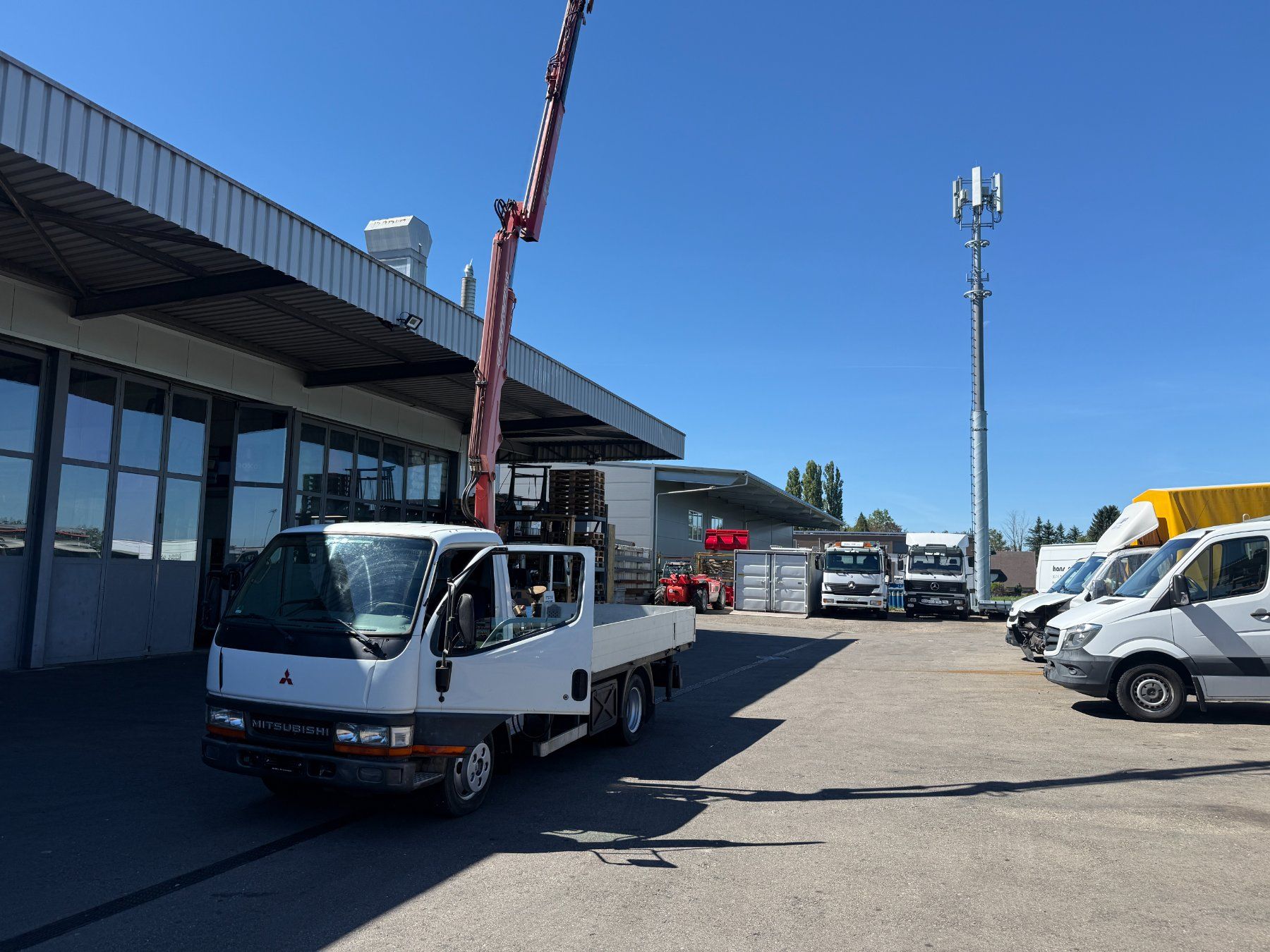 Mitsubishi Veicoli commerciali: Mitsubishi Canter mit Kran – Usato da Neukirch (Egnach) venduto da Hanag1