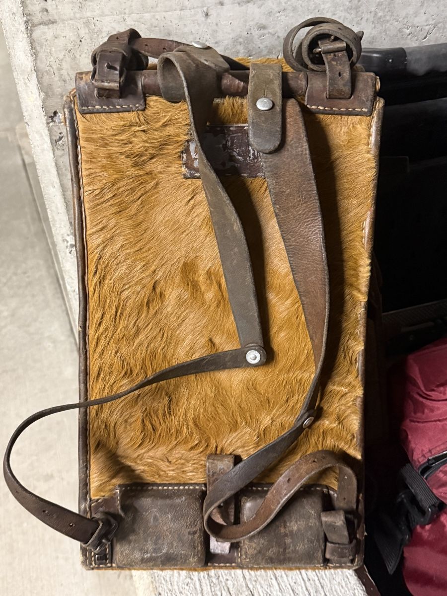 Schweizer Armee Zaini: Vintage Schweizer Armee-Tornister / Fellrucksack – Usato da Gockhausen venduto da Juanma.S.B 5