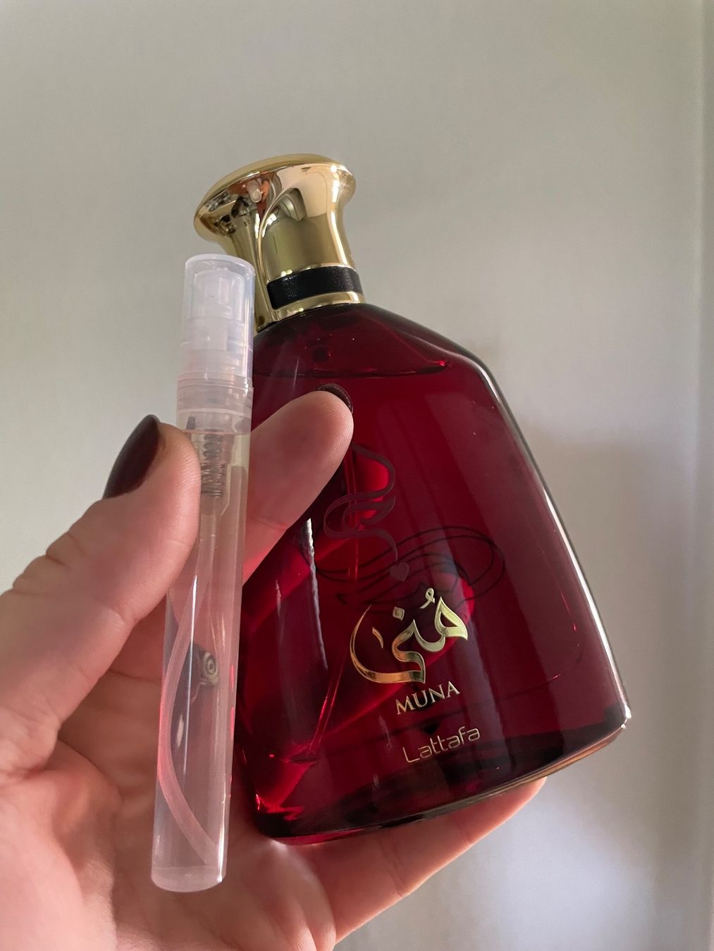 Lattafa Parfum & Eau de Toilette: Lattafa Muna EDP 5ml. ABFÜLLUNG – Gebraucht aus Zürich von deruja