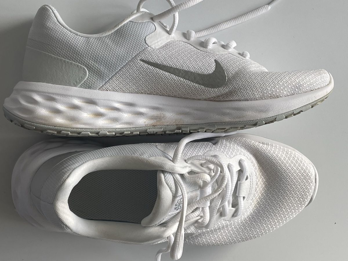 Nike Scarpe da donna: Nike Sneaker basic in weiss Gr. 40 (eher 39) – Usato da Gockhausen venduto da AnneT07