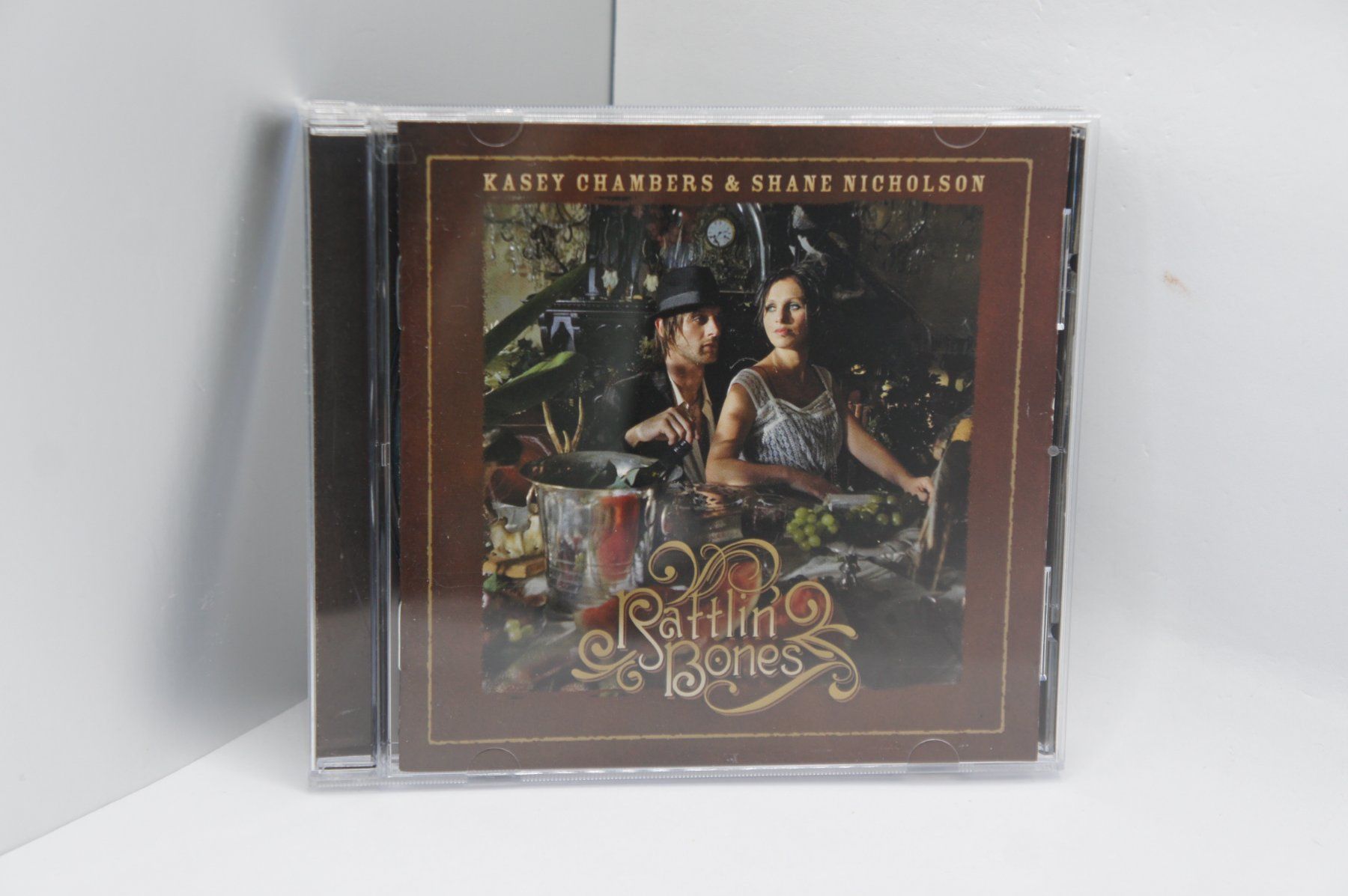 CD: CD Kasey Chambers & Shane Nicholson – Rattlin' Bones – Usato da Ernetschwil venduto da luisvonerni