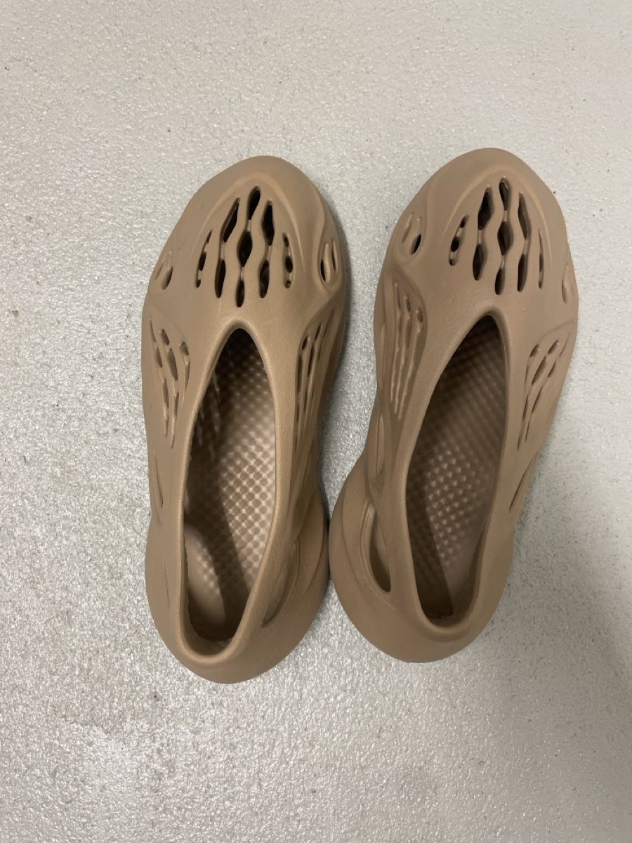 Adidas Scarpe da uomo: Yeezy Foam Runner beige /Gr. 44.5 – Usato da Wettswil venduto da Dorimar