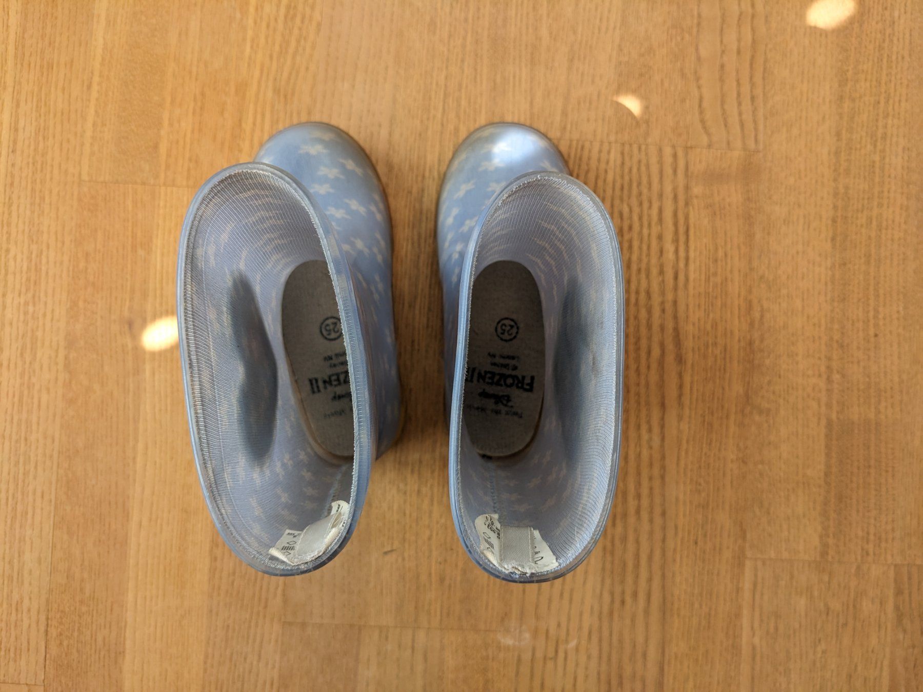 Scarpe per ragazzi: Eiskönigin Gummistiefel Grösse 25 – Usato da Wald ZH venduto da andy_ch01 3